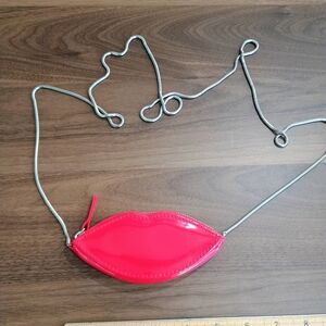 Lip-Shaped Pink Bag With Silver Chain